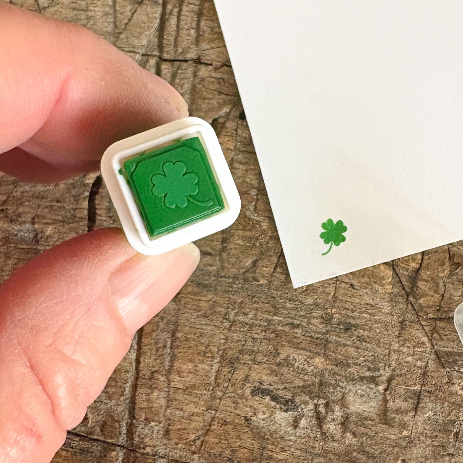 "Clover" Pre-inked ministamp